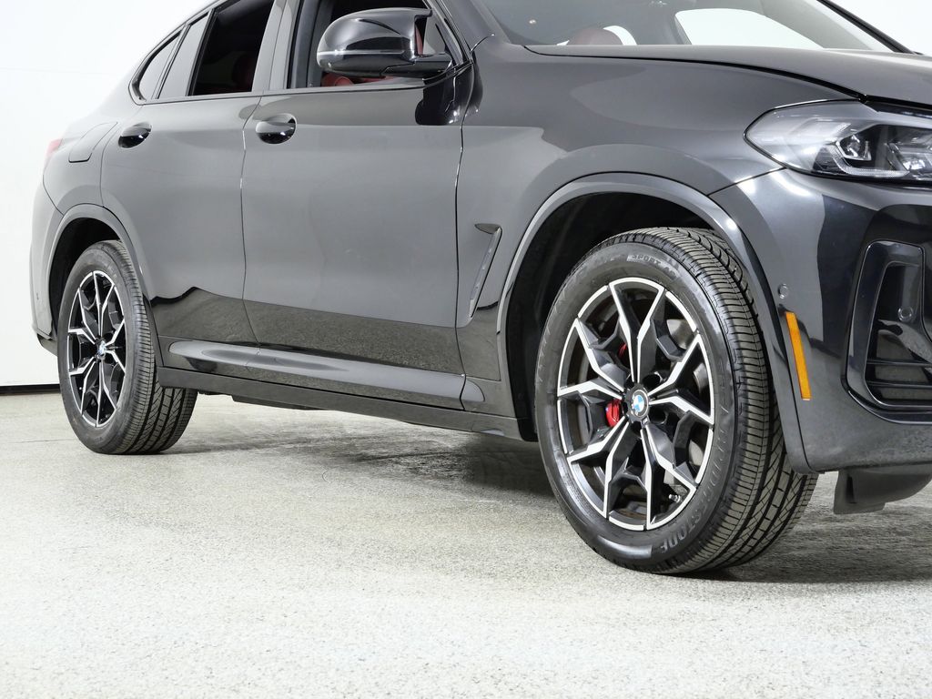 Thumbnail: 2025 BMW X4 - 8