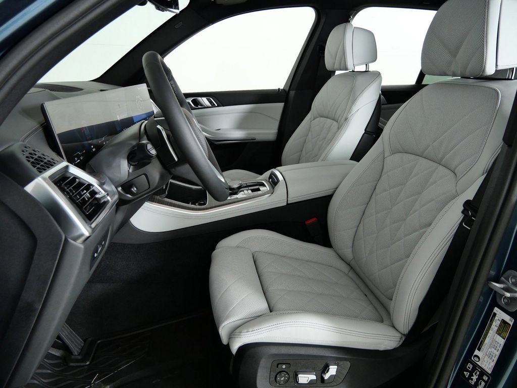 Thumbnail: 2026 BMW X5 - 36