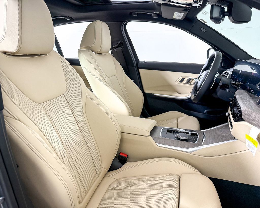 Thumbnail: 2025 BMW 3 Series - 22