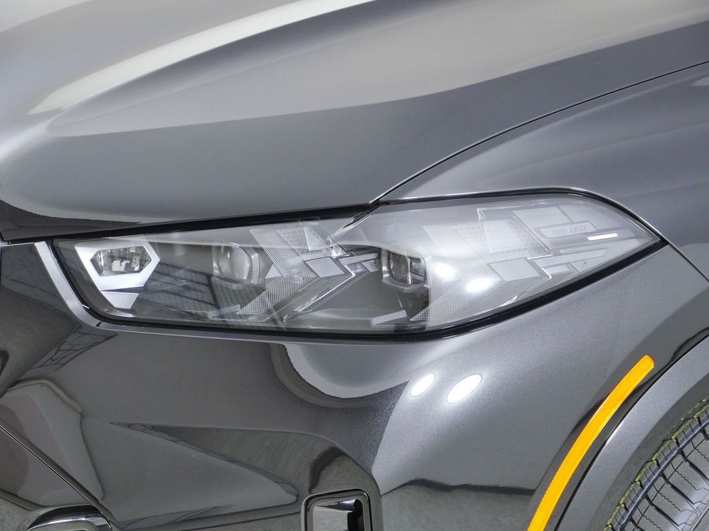 Thumbnail: 2026 BMW X5 - 3