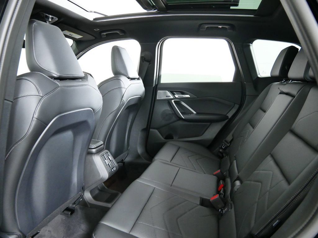 Thumbnail: 2025 BMW X1 - 33