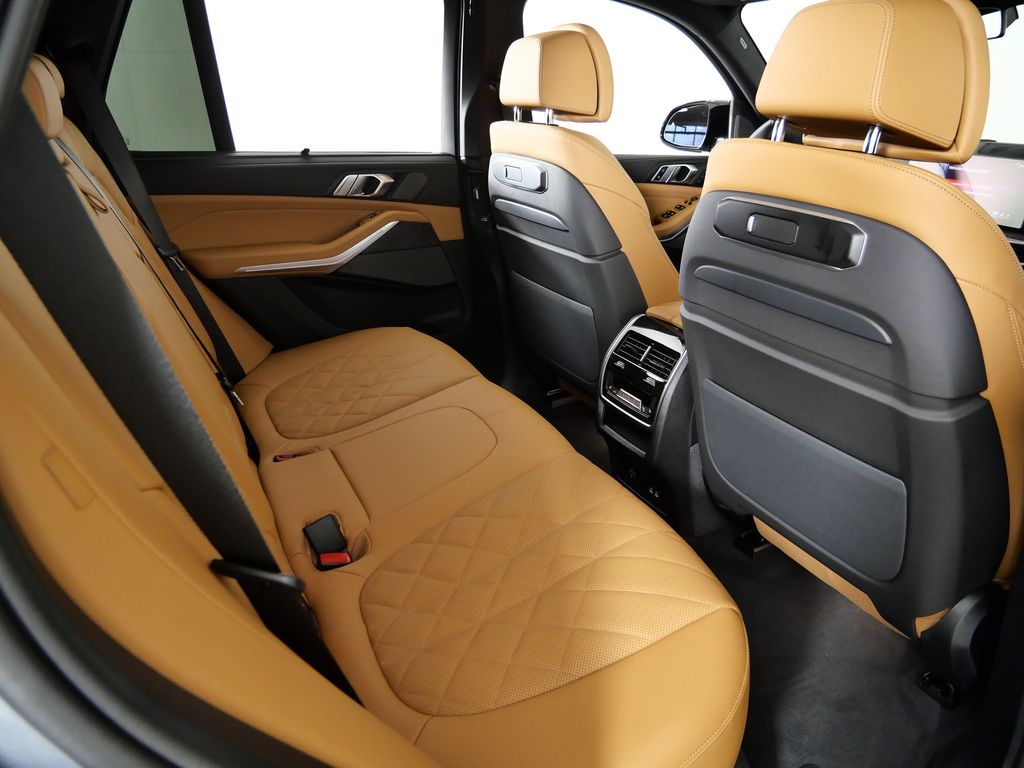 Thumbnail: 2026 BMW X5 - 29