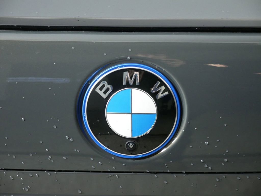 Thumbnail: 2025 BMW 7 Series - 10