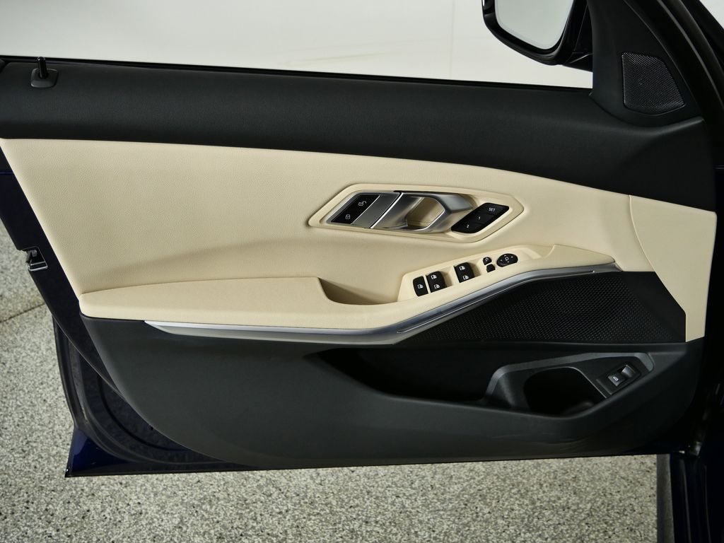 Thumbnail: 2023 BMW 3 Series - 36