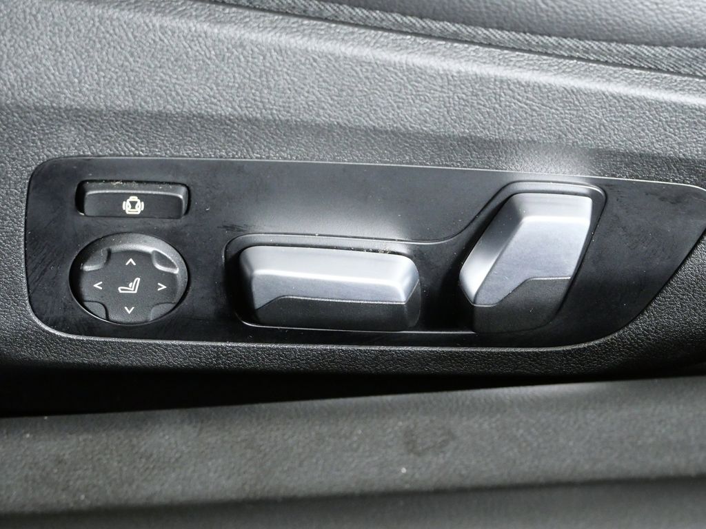 Thumbnail: 2023 BMW M2 - 33