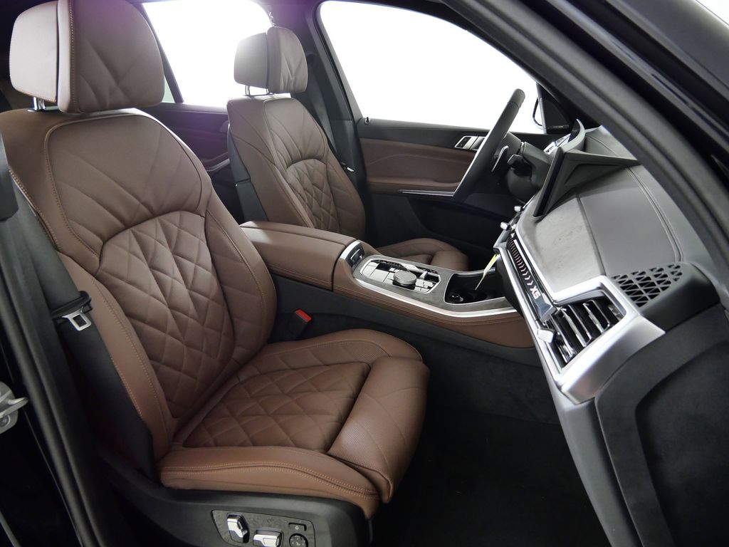 Thumbnail: 2026 BMW X5 - 21