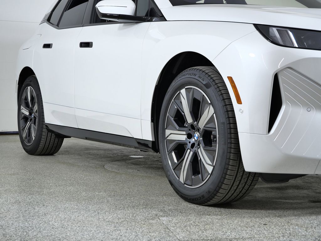 Thumbnail: 2026 BMW iX - 6