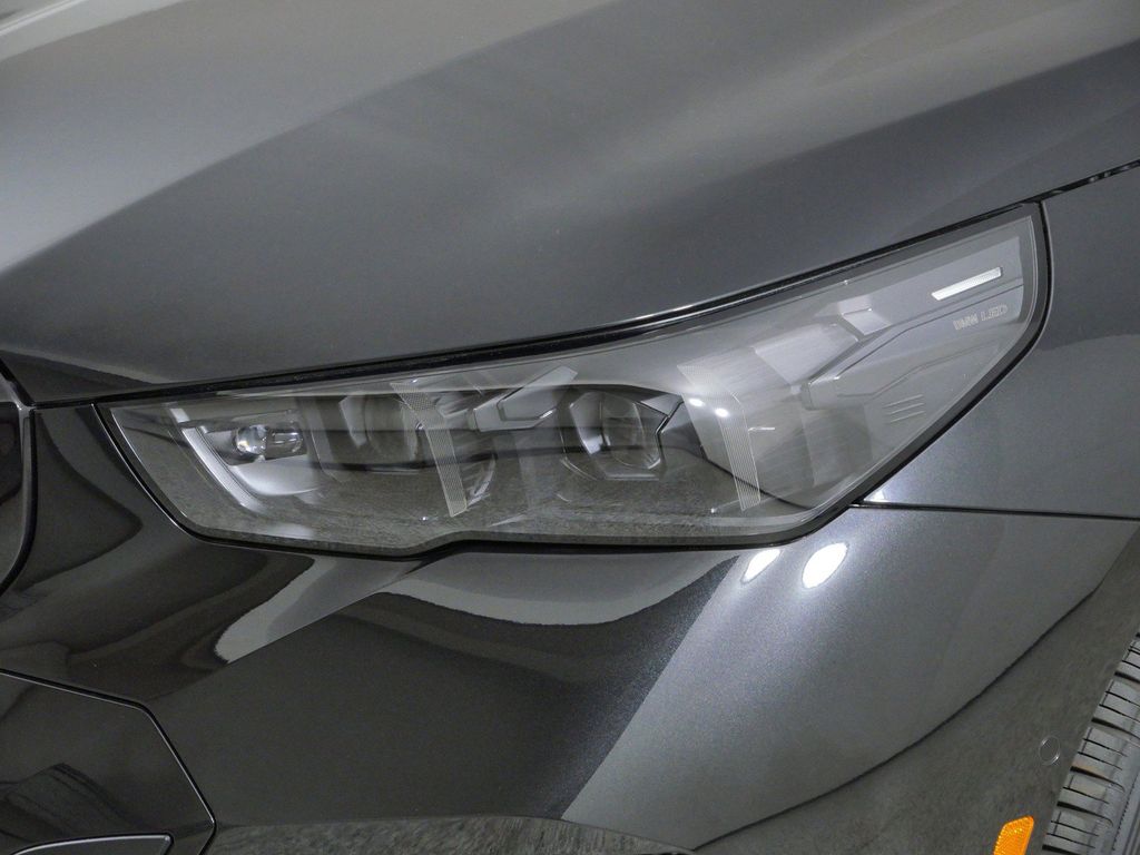 Thumbnail: 2027 BMW 5 Series - 3