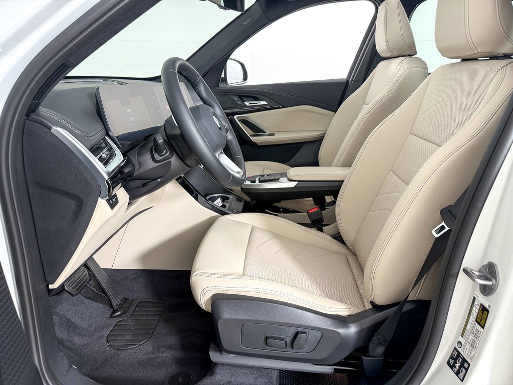 Thumbnail: 2025 BMW X1 - 32