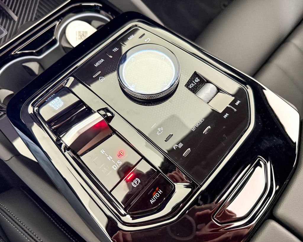 Thumbnail: 2025 BMW 5 Series - 49