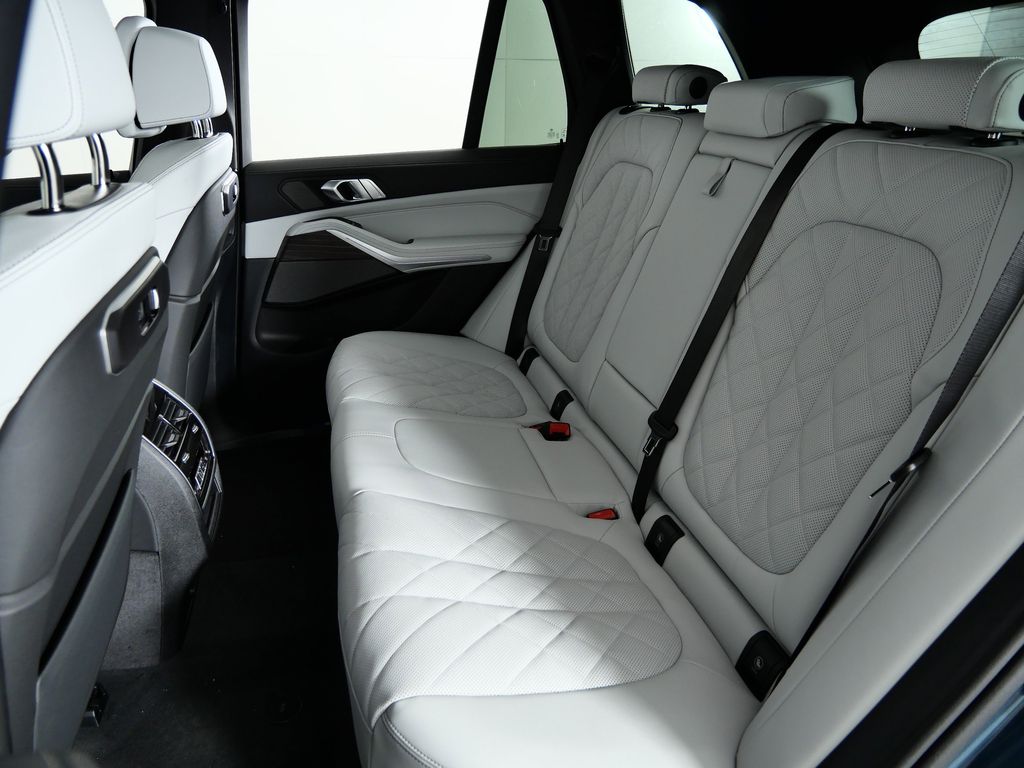 Thumbnail: 2026 BMW X5 - 33