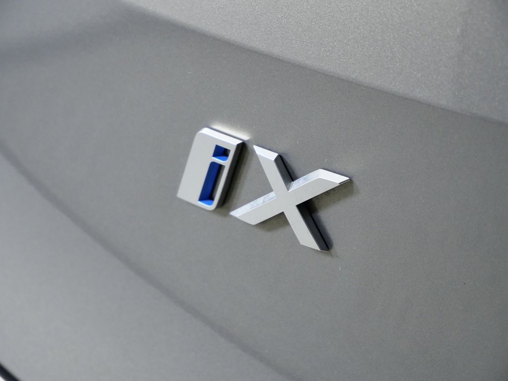 Thumbnail: 2023 BMW iX - 16