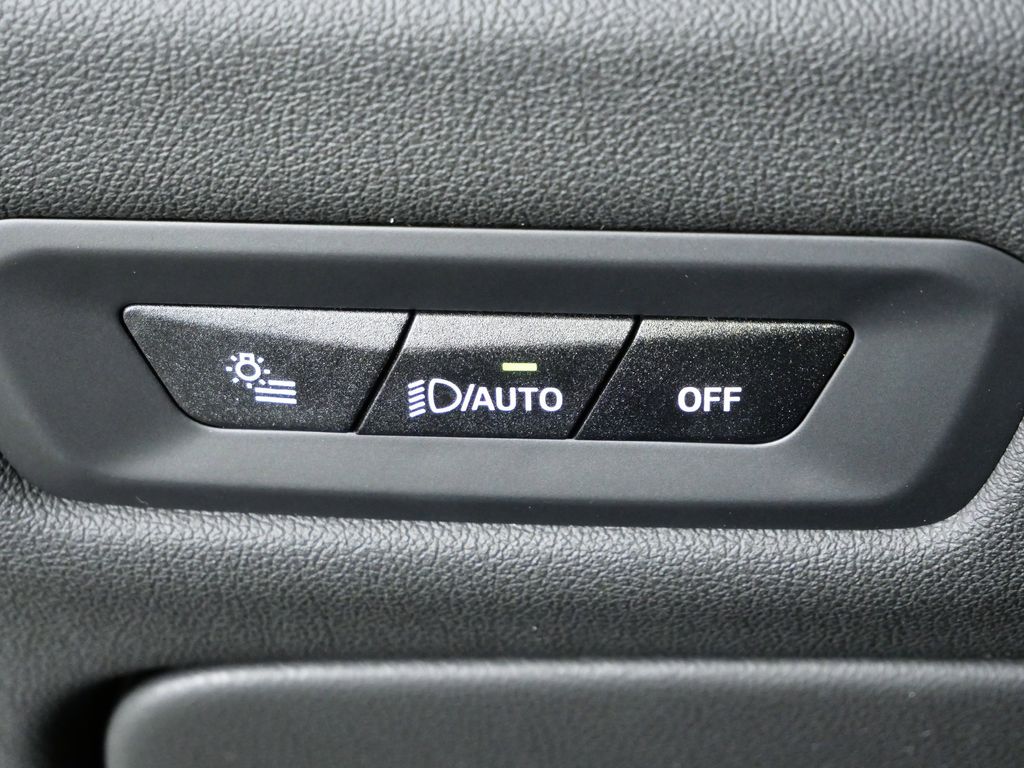 Thumbnail: 2026 BMW X5 - 40