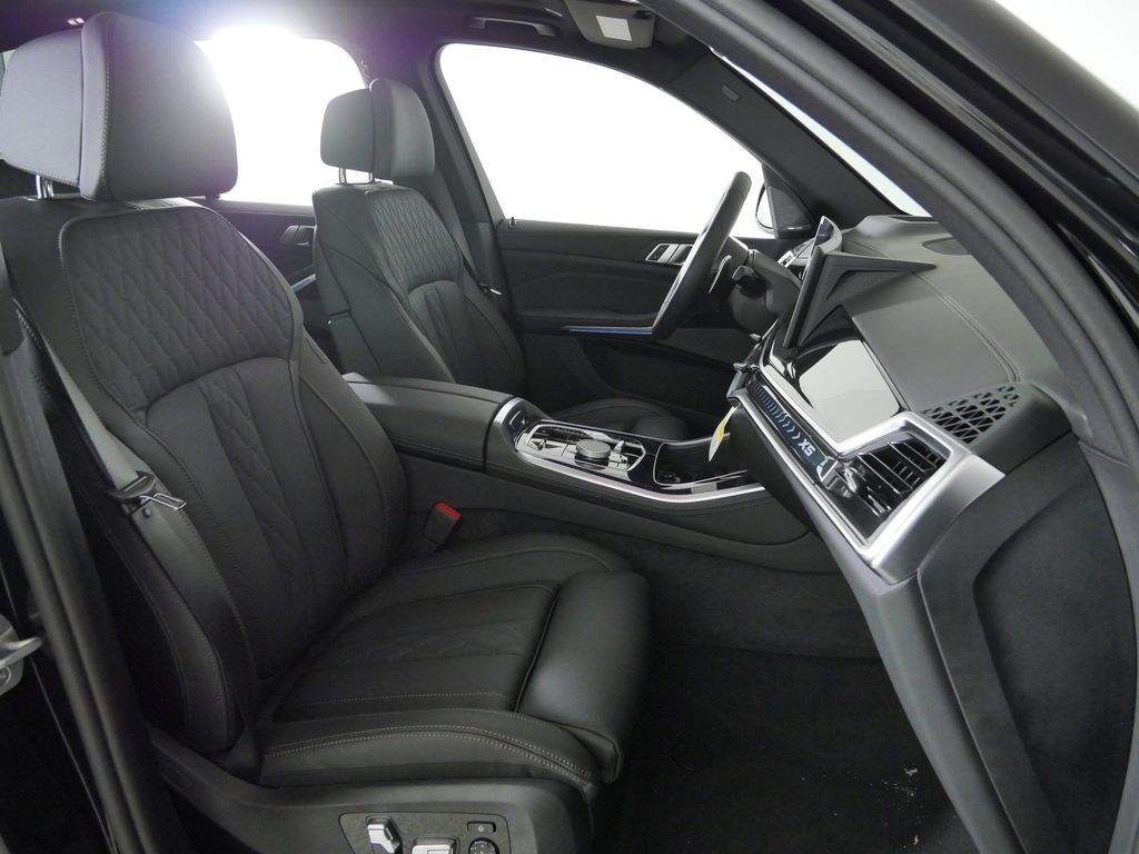 Thumbnail: 2026 BMW X5 - 21