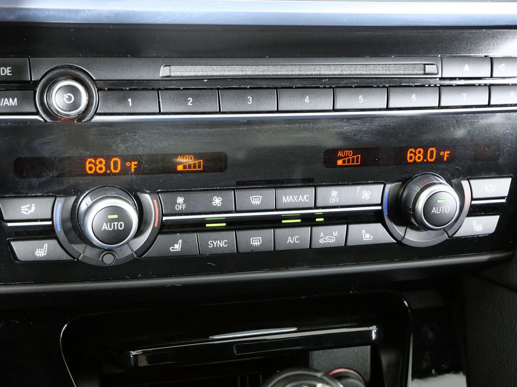 Thumbnail: 2015 BMW M6 - 42