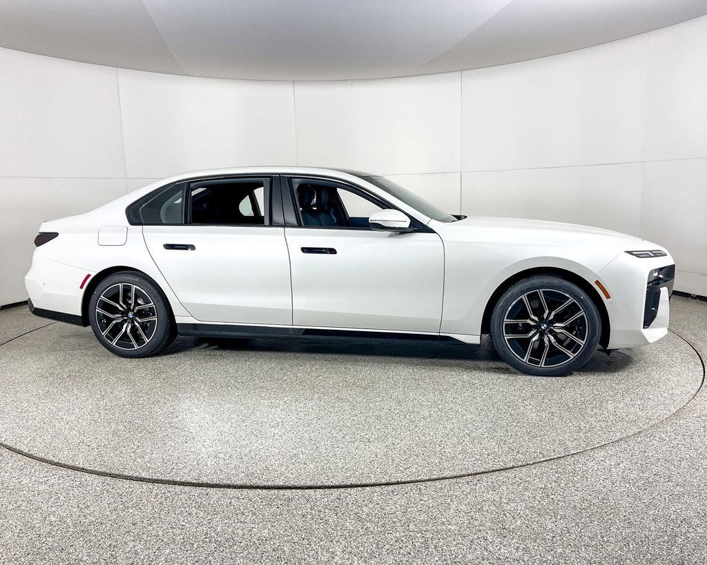Thumbnail: 2025 BMW 7 Series - 5