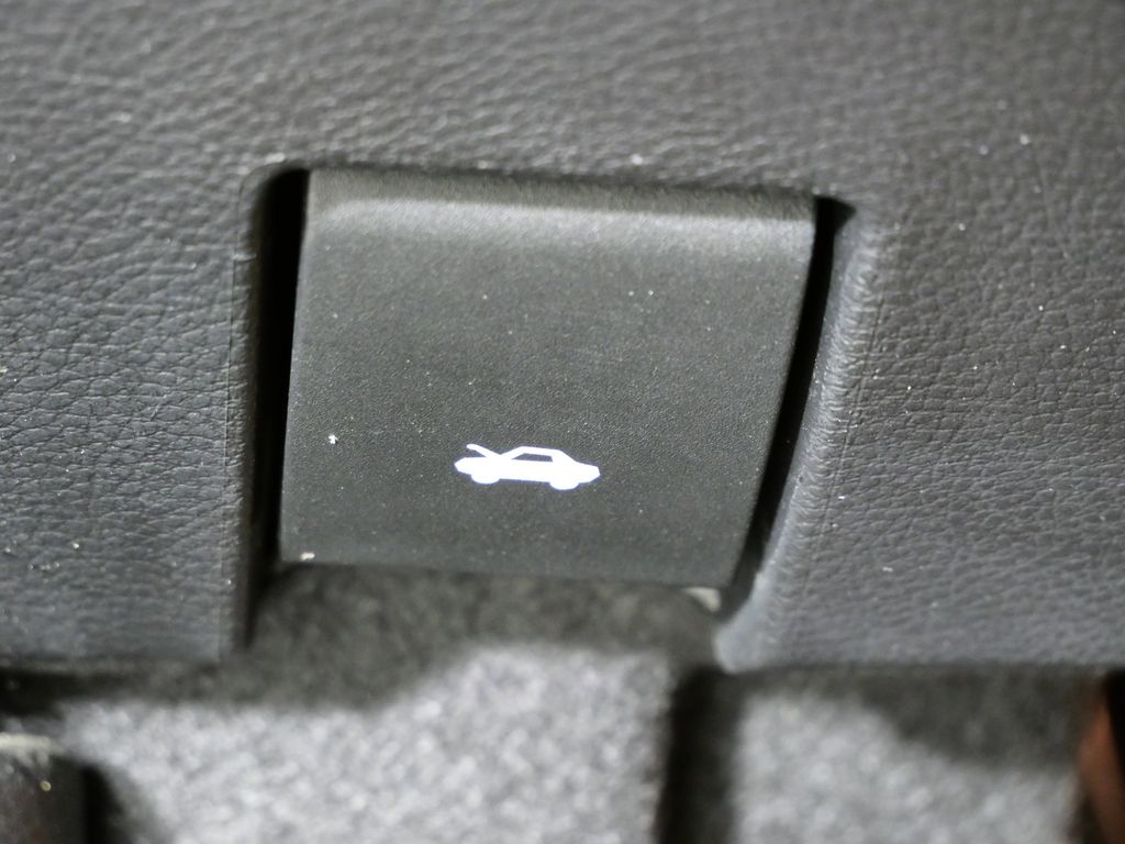 Thumbnail: 2011 Jeep Grand Cherokee - 48