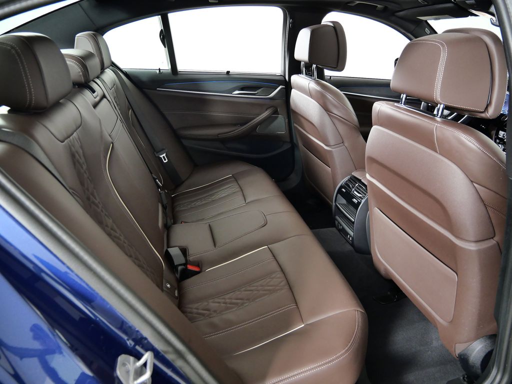 Thumbnail: 2023 BMW 5 Series - 30