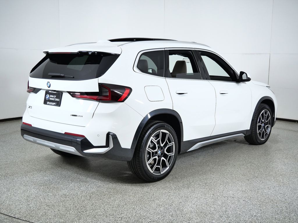 Thumbnail: 2025 BMW X1 - 11