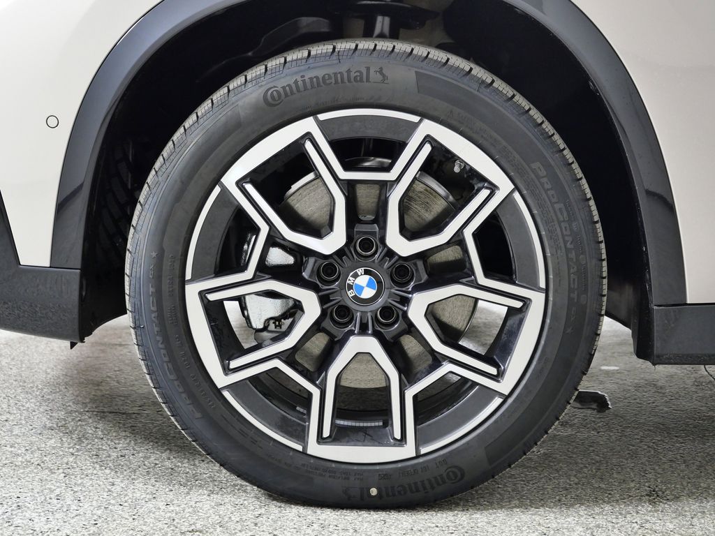 Thumbnail: 2026 BMW X1 - 16