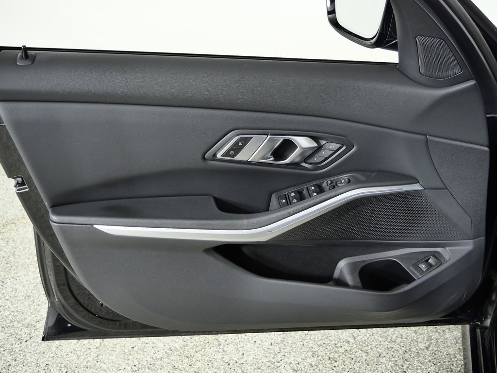 Thumbnail: 2023 BMW 3 Series - 36