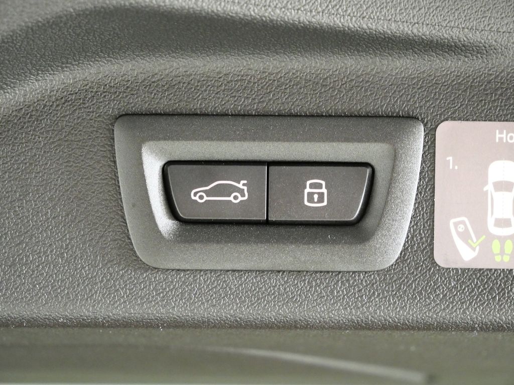 Thumbnail: 2026 BMW X7 - 30