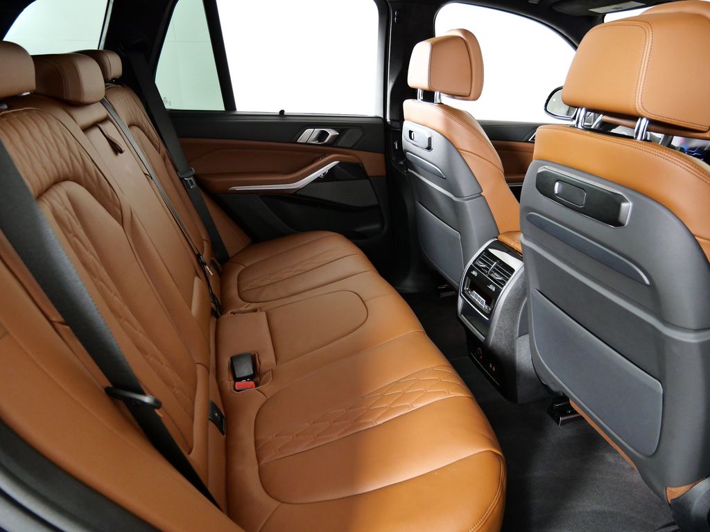 Thumbnail: 2025 BMW X5 - 31