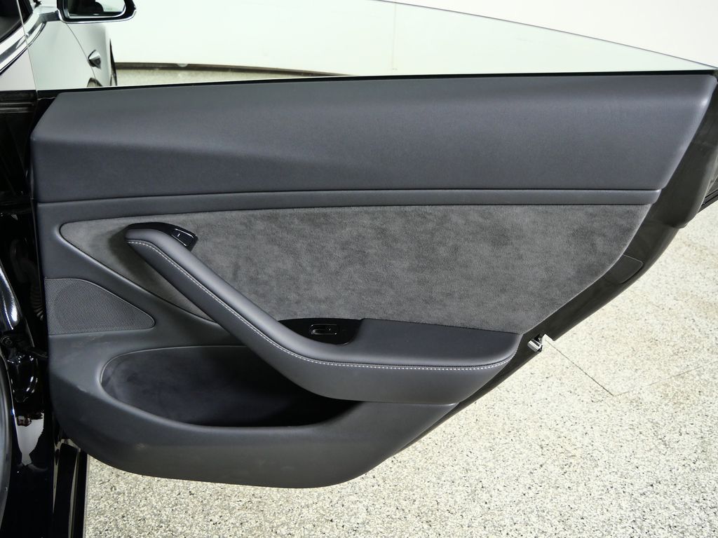 Thumbnail: 2018 Tesla Model 3 - 25