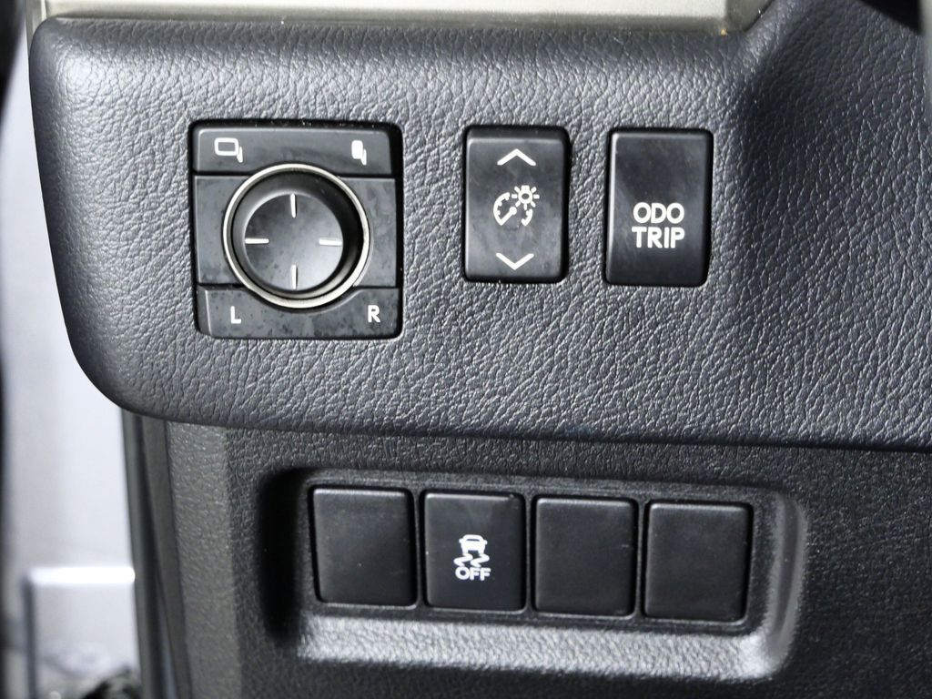 Thumbnail: 2018 Lexus GX - 36