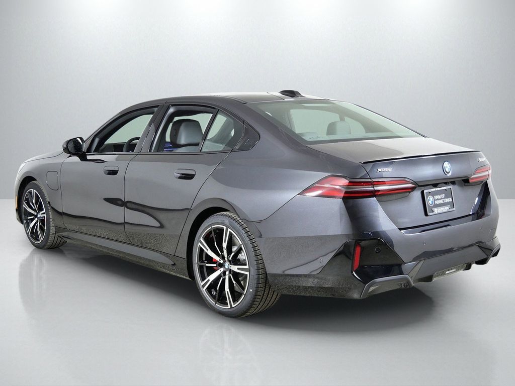 Thumbnail: 2026 BMW 5 Series - 14