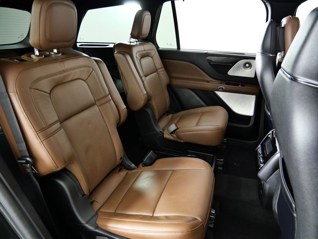 Thumbnail: 2023 Lincoln Aviator - 27