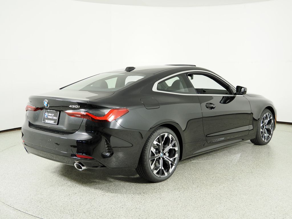 Thumbnail: 2026 BMW 4 Series - 8