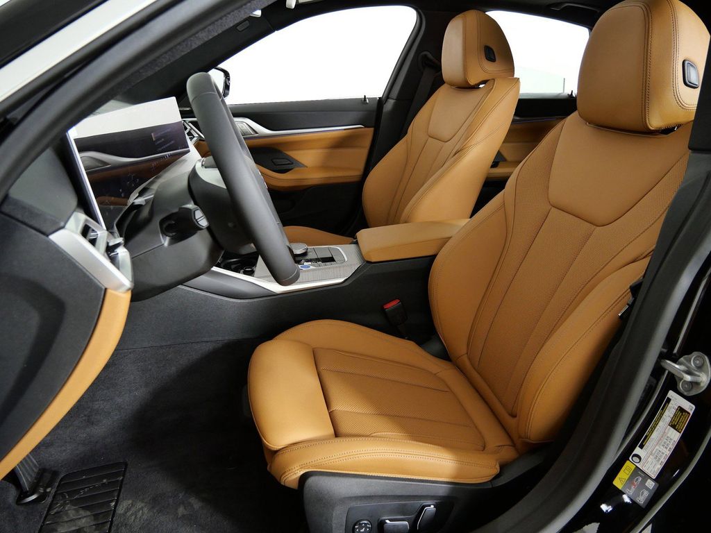 Thumbnail: 2026 BMW i4 - 34