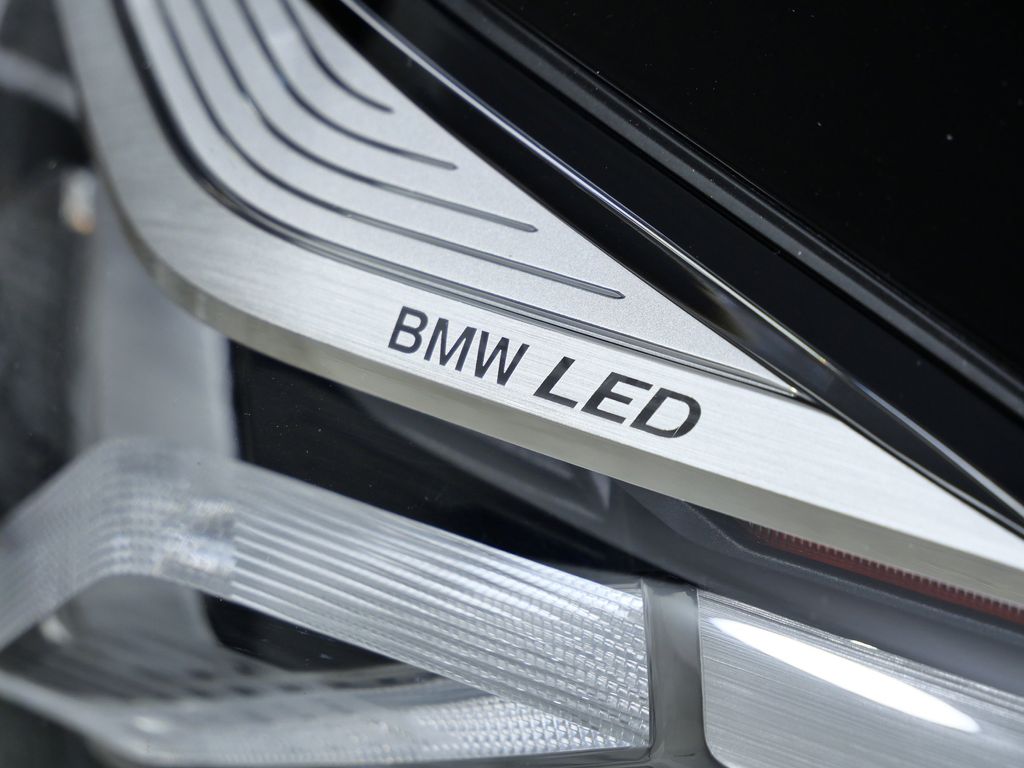 Thumbnail: 2023 BMW 5 Series - 5