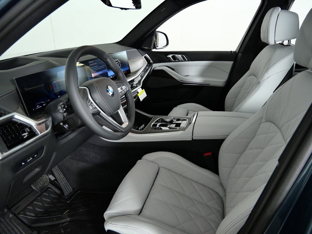 Thumbnail: 2026 BMW X5 - 35