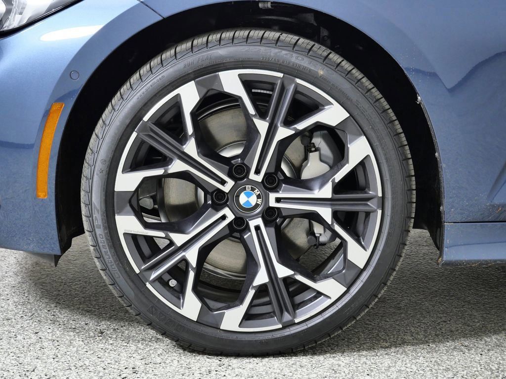 Thumbnail: 2026 BMW 3 Series - 18