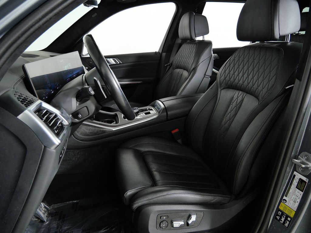 Thumbnail: 2024 BMW X7 - 43