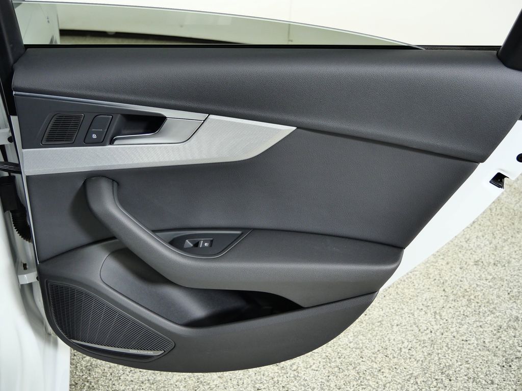 Thumbnail: 2017 Audi A4 - 26