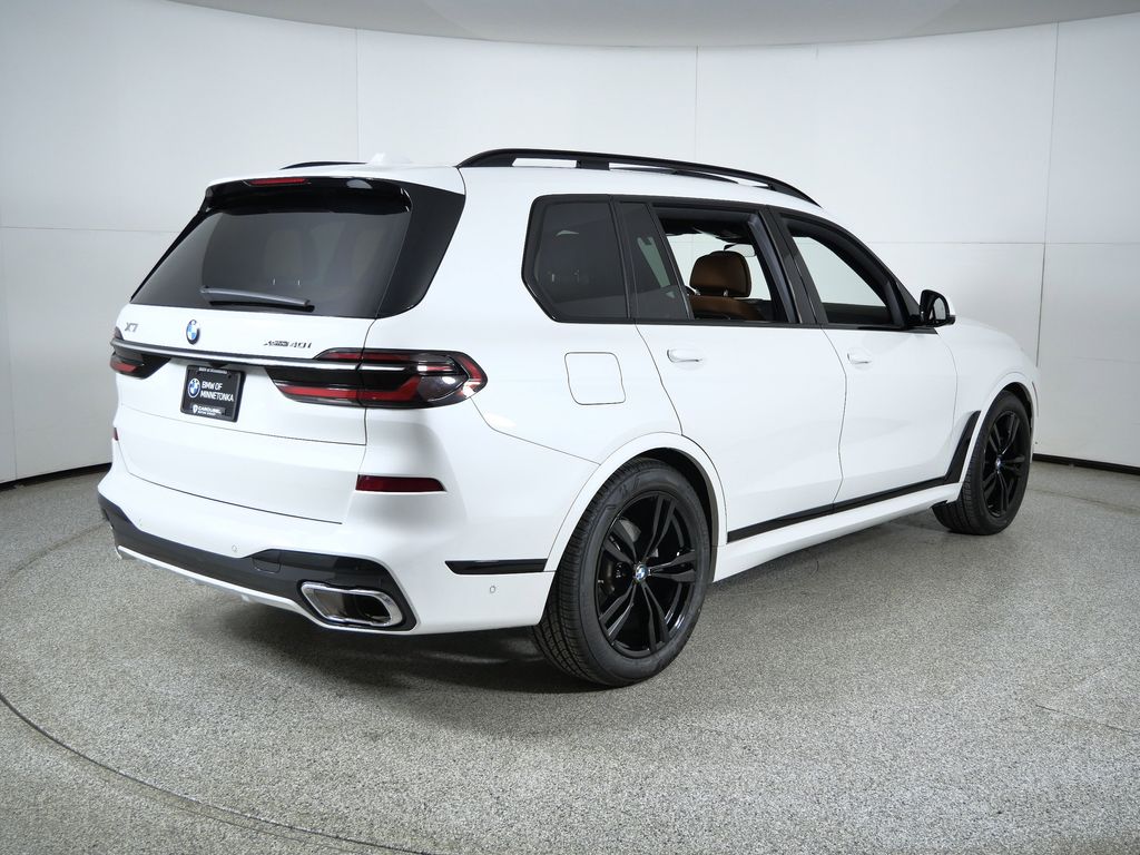 Thumbnail: 2023 BMW X7 - 11