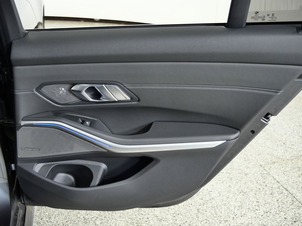 Thumbnail: 2020 BMW 3 Series - 25