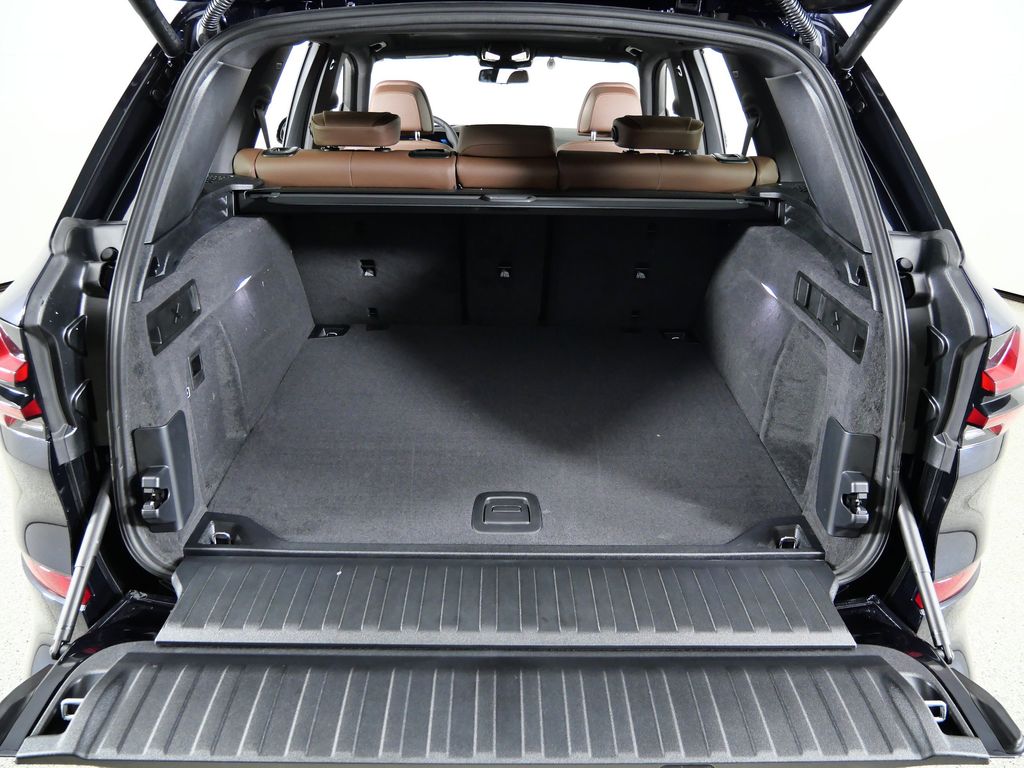 Thumbnail: 2026 BMW X5 - 28