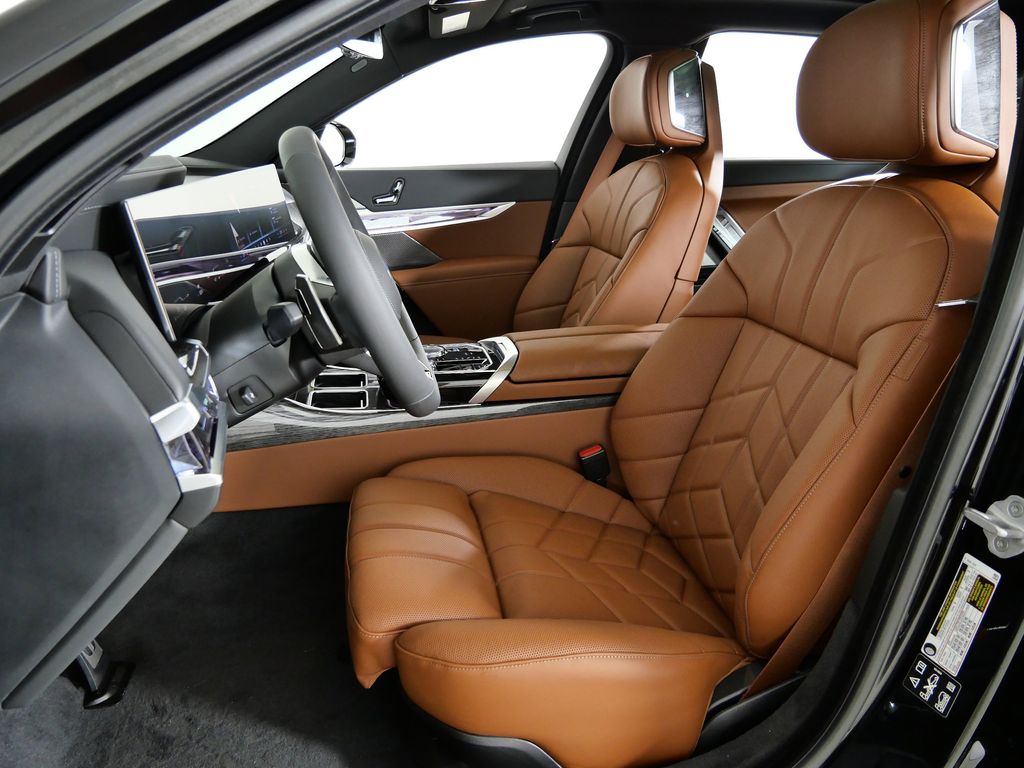 Thumbnail: 2026 BMW 7 Series - 35