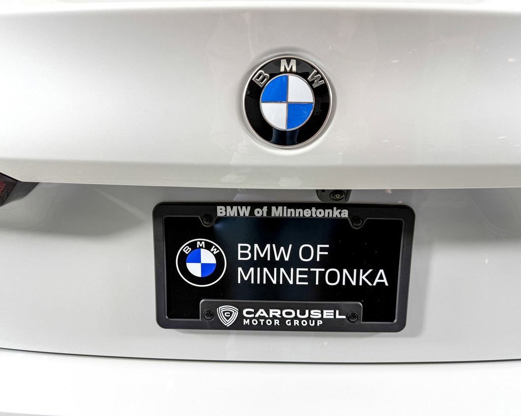 Thumbnail: 2025 BMW 5 Series - 15