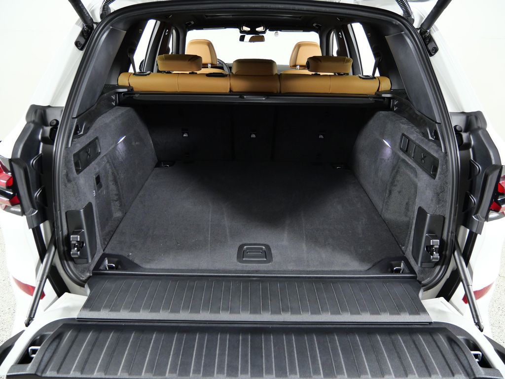 Thumbnail: 2026 BMW X5 - 28