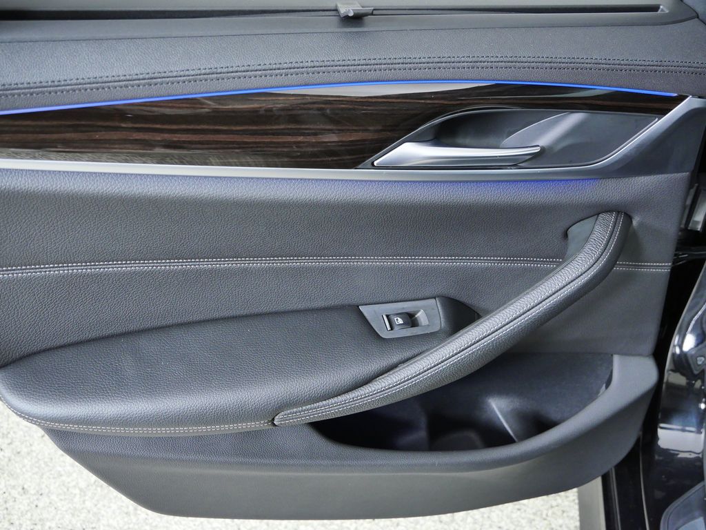 Thumbnail: 2017 BMW 5 Series - 28