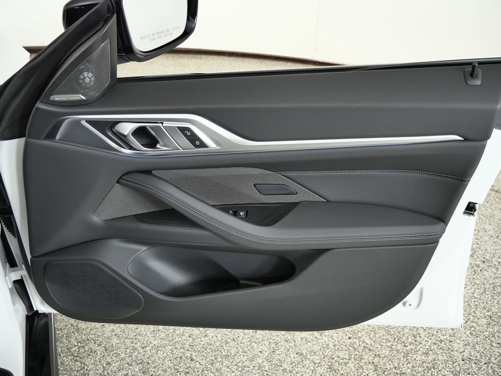 Thumbnail: 2025 BMW i4 - 19