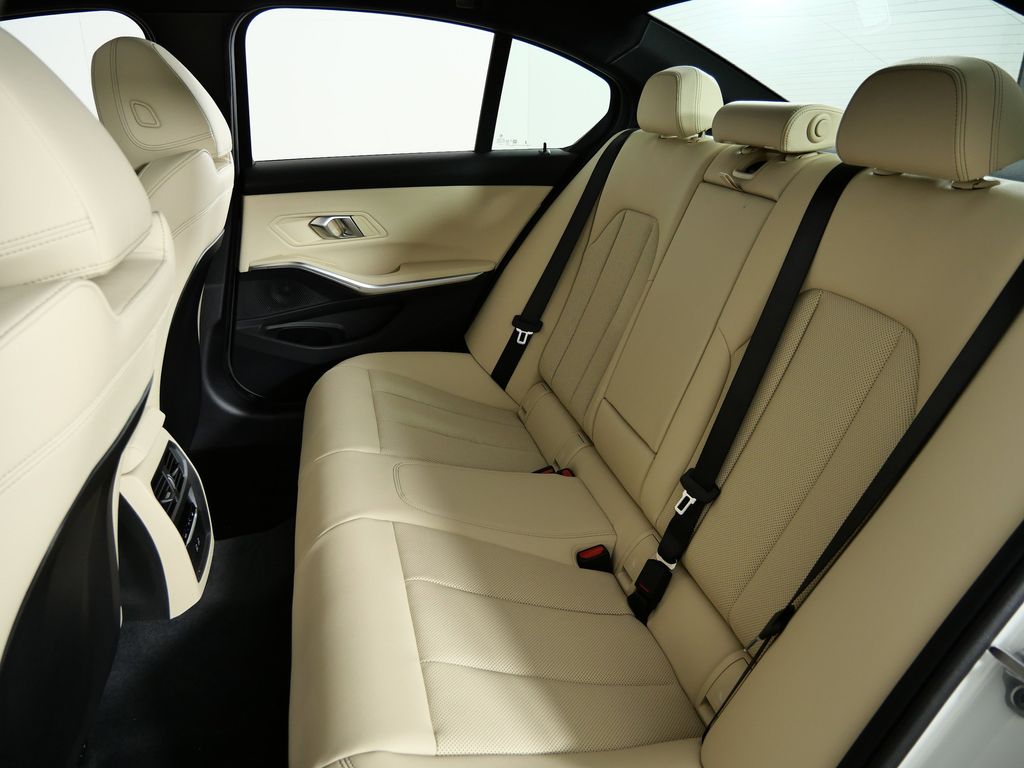 Thumbnail: 2026 BMW 3 Series - 31