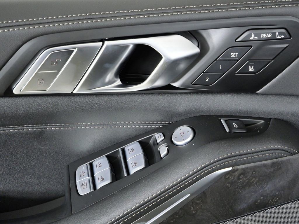 Thumbnail: 2026 BMW X7 - 38