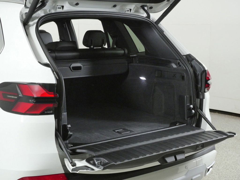 Thumbnail: 2026 BMW X5 - 29