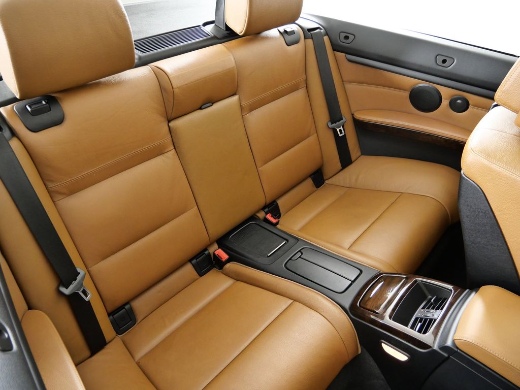 Thumbnail: 2011 BMW 3 Series - 24